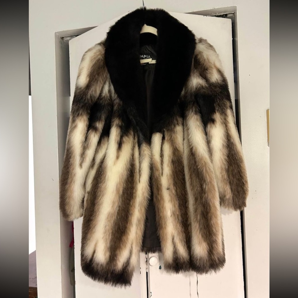 Insane vintage FAUX fur coat ✨
